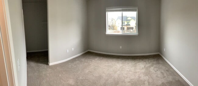 Photo - 807 NE Water Ave