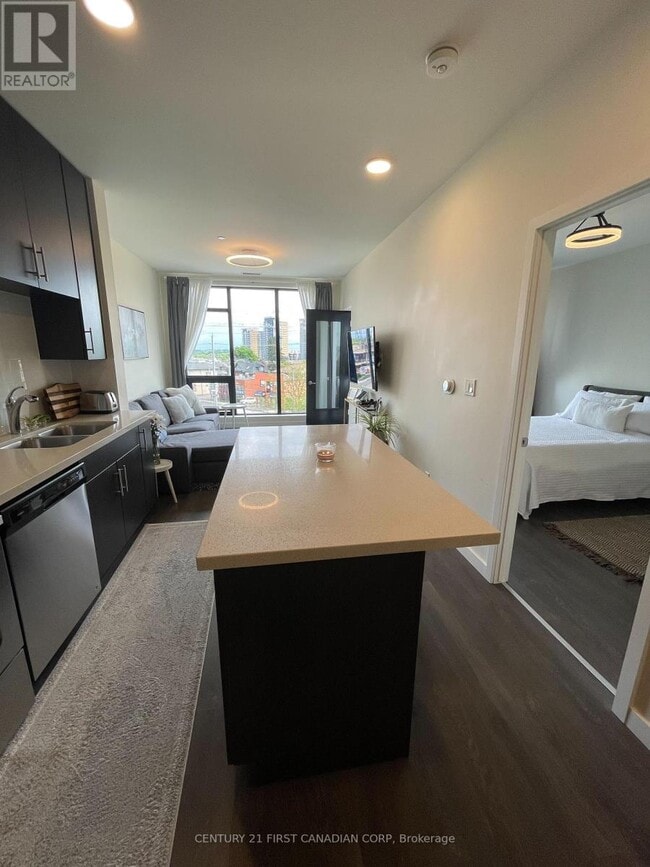 Photo - 690 King St W Unit 410