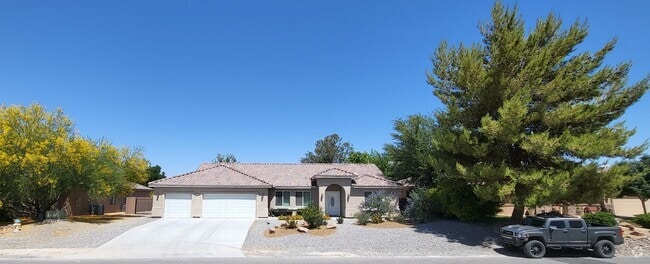Building Photo - ARTESIA - Sandpebble St. Rental