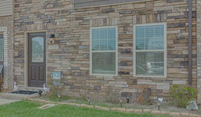 Building Photo - Beautiful home ready for you.