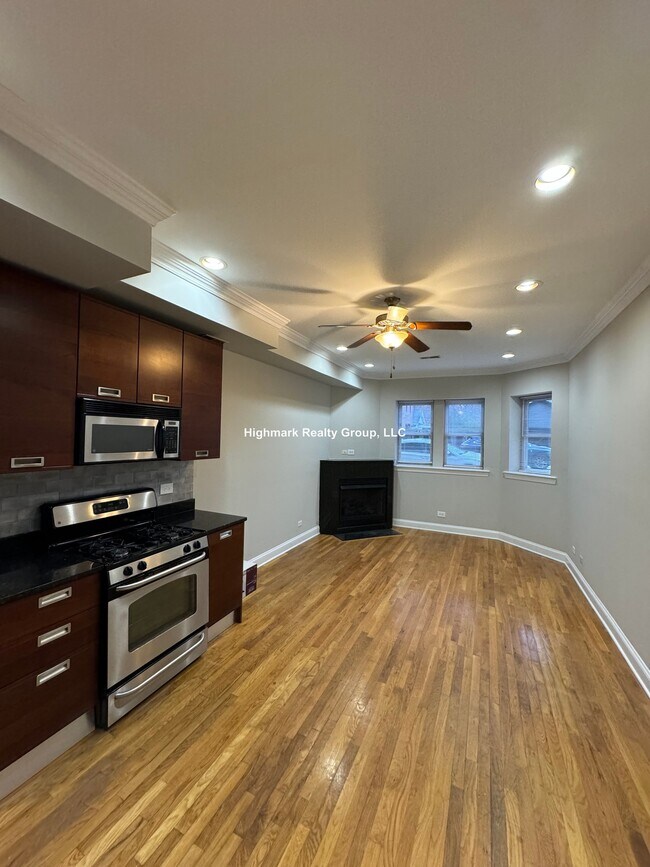 Photo - 6935 N Oakley Ave Unit GC
