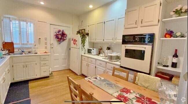 Building Photo - 83 Putnam Ave Unit 1 Rental