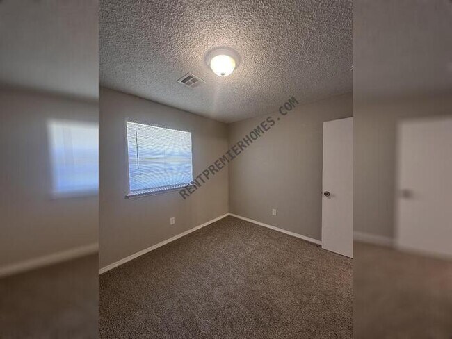 Photo - 6708 Lyrewood Cir House