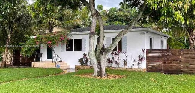 Photo - 601 NW 116th St