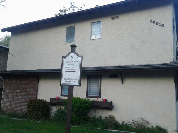 Front of Property - 24812 Newhall Ave Unidad 17