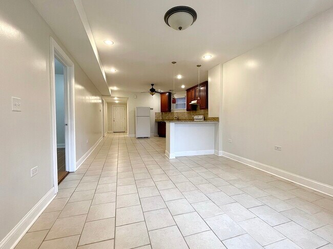 Photo - 2449 N Avers Ave Unit B