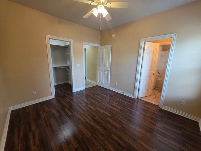 302 Cross Creek Dr