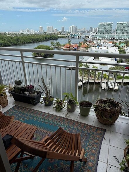 Photo - 400 Kings Point Dr Unidad 1214