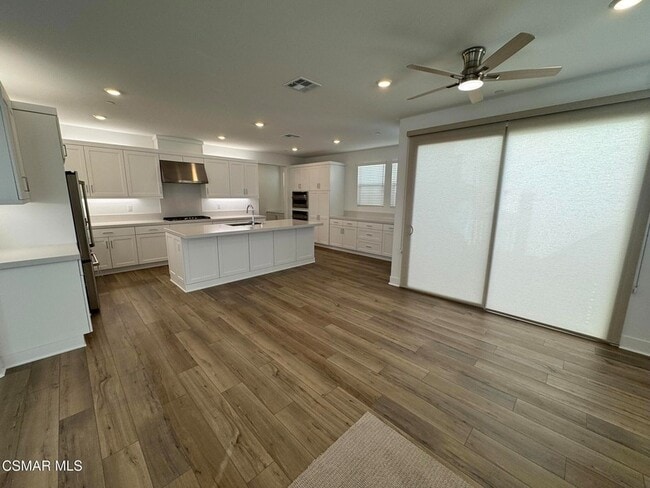 Photo - 701 Edward Scholle Dr