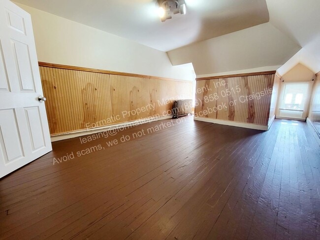 Photo - 377 S River St