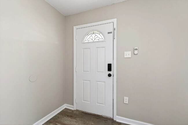 Photo - 2831 Hyannis Dr