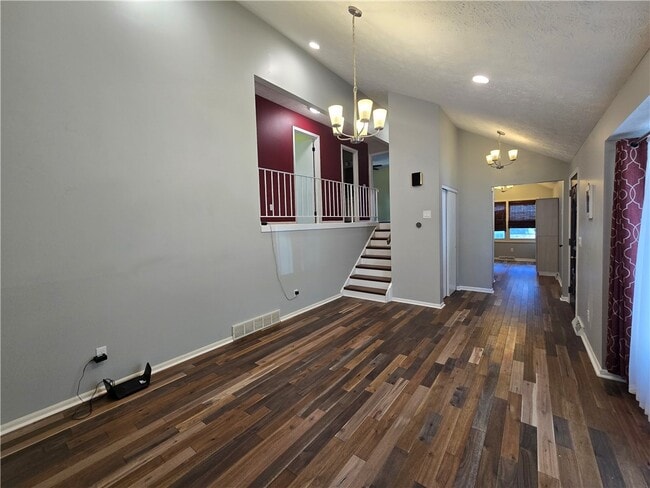 Photo - 9 Hepatica Ln