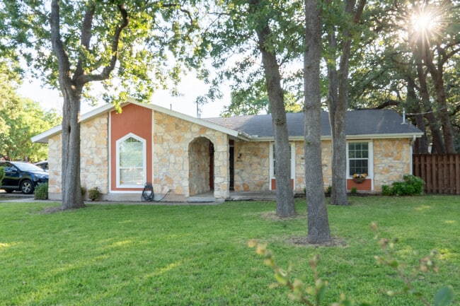 Building Photo - 2107 Emerald Isle Dr Rental
