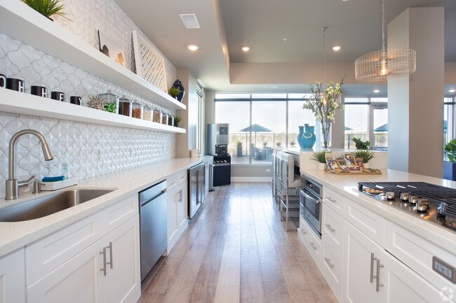 Photo - Waterfront At The Marina Apartments