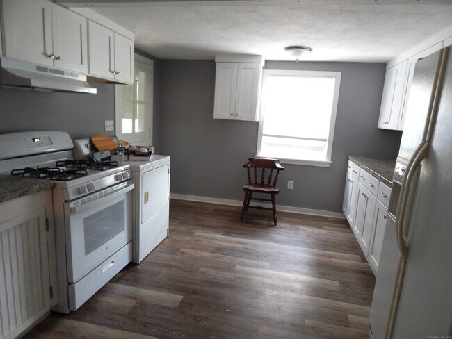 Photo - 2 Chaffee Ln