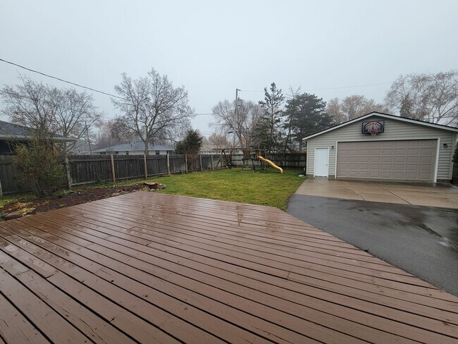 Photo - Spacious 4 Bedroom Home in Edina!