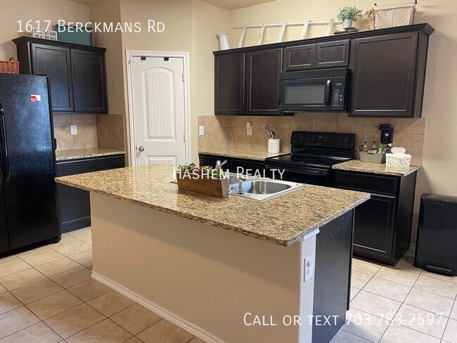 Photo - 1617 Berckmans Rd