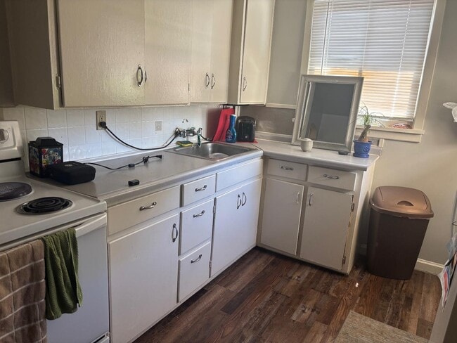 Photo - 37 S 700 W