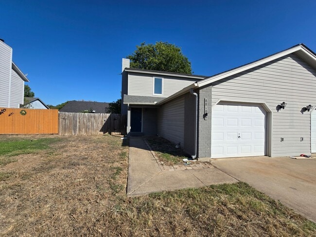 Building Photo - 8810 Springmail Cir Unit B