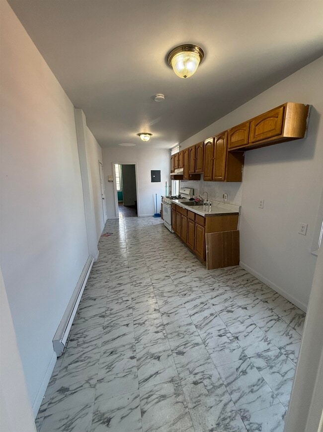 Photo - 2033 Bergenline Ave Unidad 3R