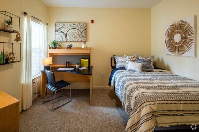 4BR, 4BA - 1,422SF - Fourth Bedroom - The Registry Apartments
