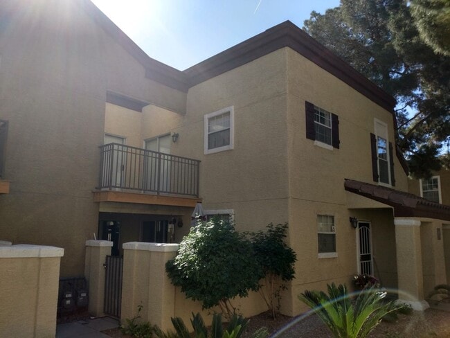 Photo - ***MOVE IN SPECIAL*** 3 Bedroom 2 bathroom Northwest condo