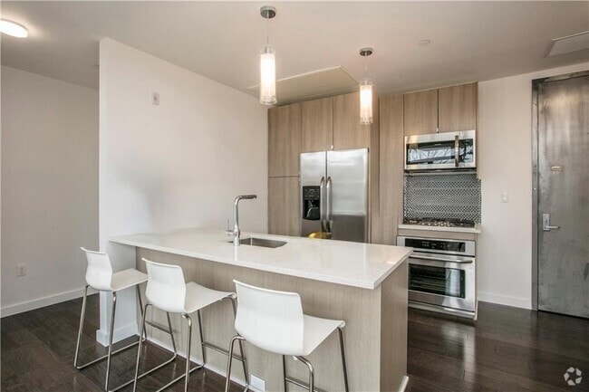 Building Photo - 250 Central Park Ave Unit 2F Rental