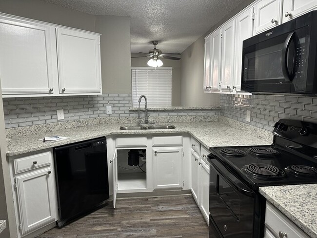 Photo - 3932 Wymess Dr
