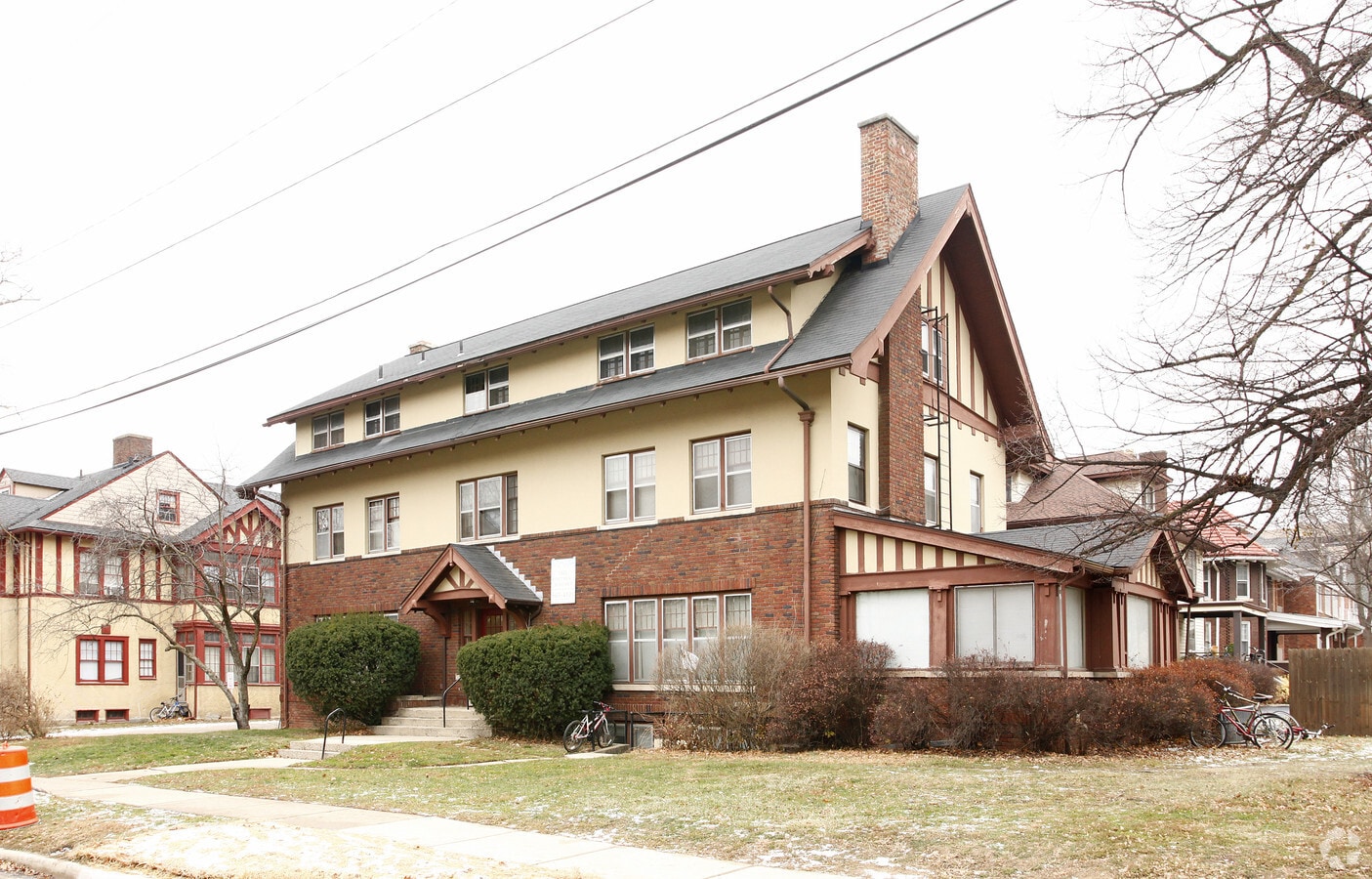 Primary Photo - 1223 Hill St Apartments