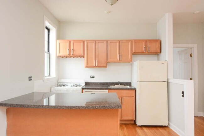 Photo - 728 W Barry Ave Unit B4