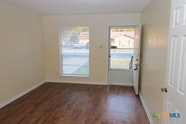 Photo - 512 Creek St