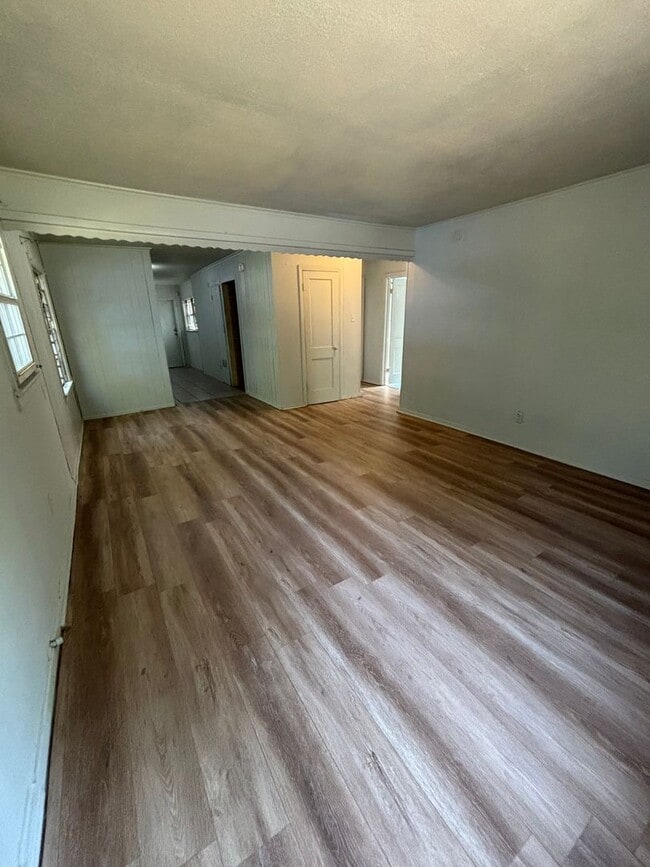 Photo - 1738 Ashton St