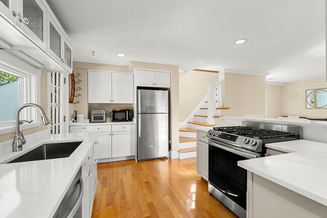 Photo - 84 Spring St