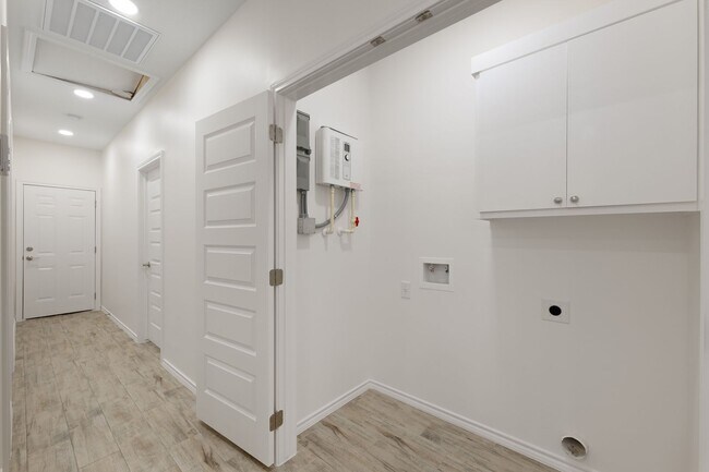 Photo - 2326 Summit Rd Unit A