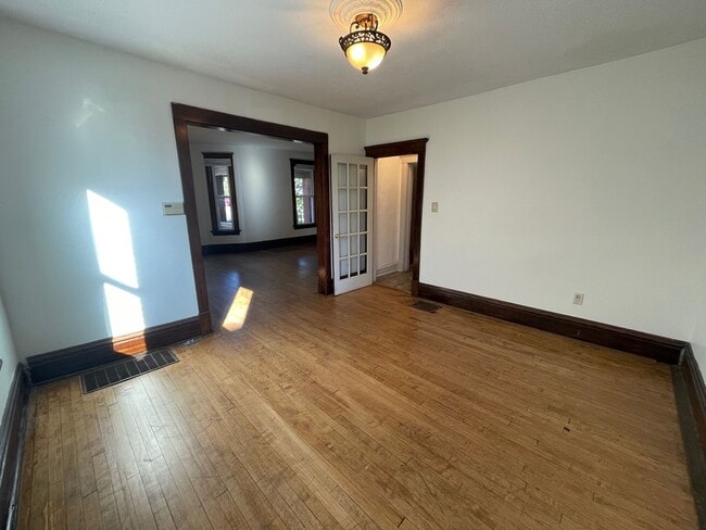 Photo - Spacious Five Bedroom Home