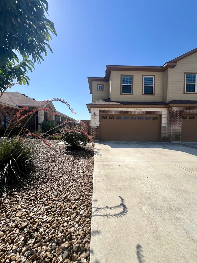 Photo - 374 Creekside Curve