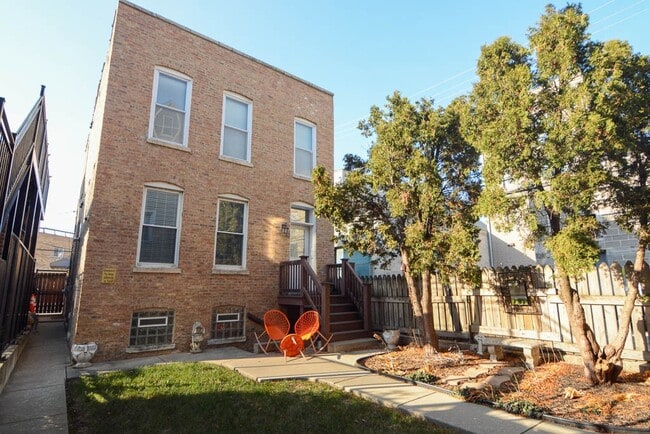 Photo - 3144 N Oakley Ave Unit 2CH
