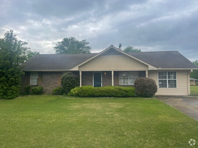 Building Photo - Renovated 4 Bedroom 1.5 Bath Home for Rent!