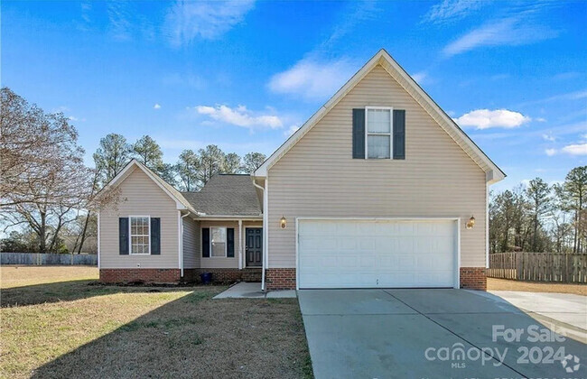 Building Photo - Charming Ranch Home with Modern Updates an...