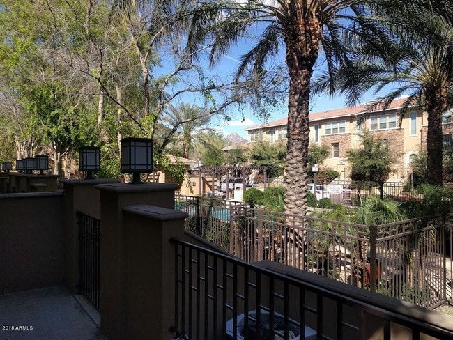 Photo - 5550 N 16th St