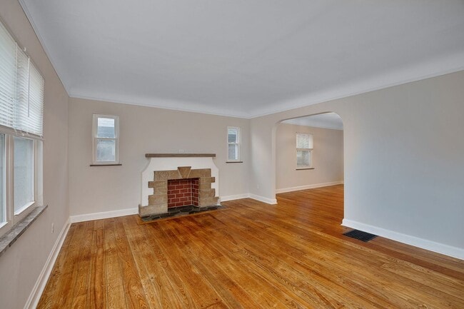 Photo - Bond Hill- Charming 3 bedroom 1 Bath