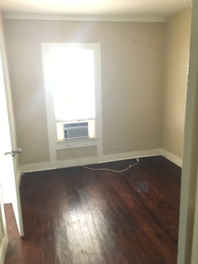 1916 Bernardo De Galvez Ave Unit 4