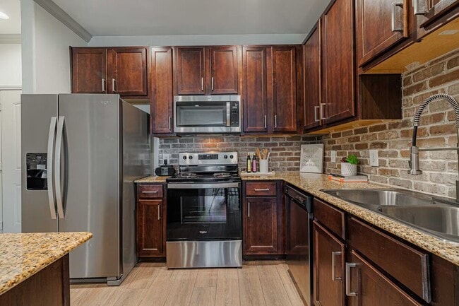Building Photo - Move In Now & Enjoy 1 Month FREE! Unit AAML Rental