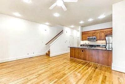 Building Photo - 1424 W Cary St Rental