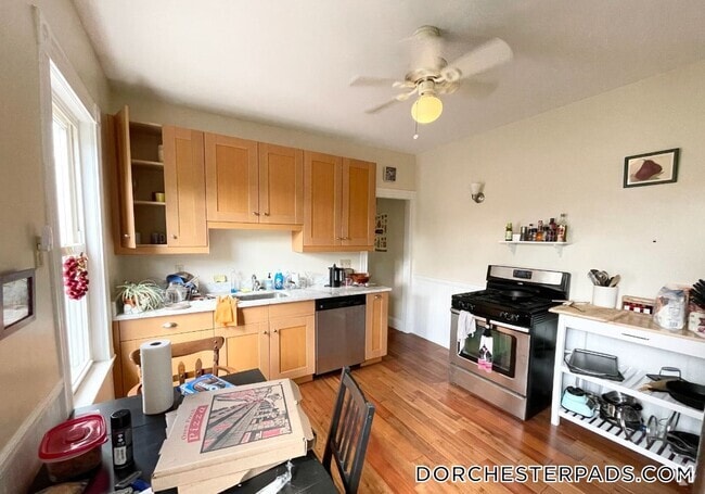 Building Photo - 26 Taft St Rental