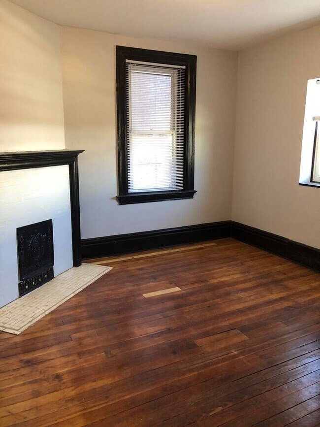 Photo - 3324 Ward St Unit #2