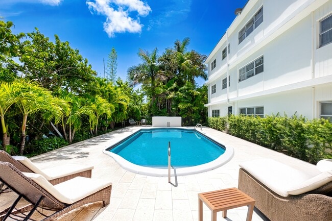 Building Photo - Golden Palms