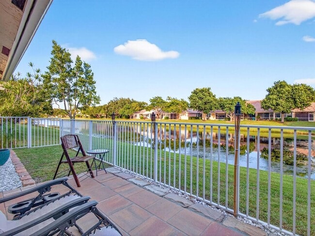 Photo - 233 W Coral Trace Cir