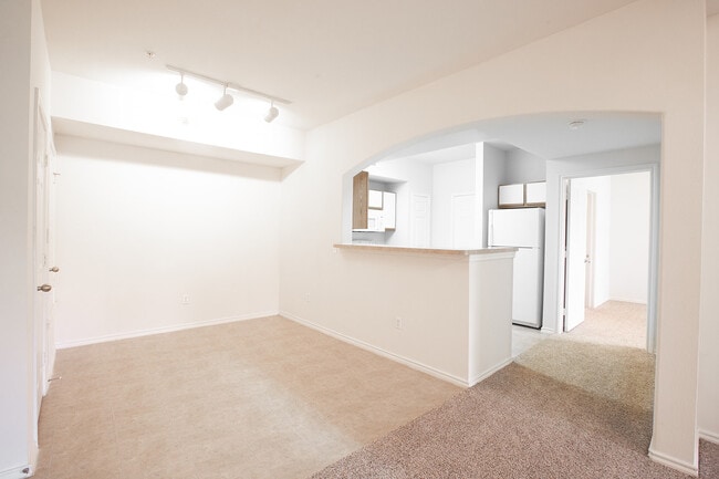 Building Photo - Town Square