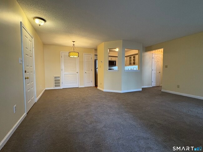 Photo - 15 Forest Glen Cir